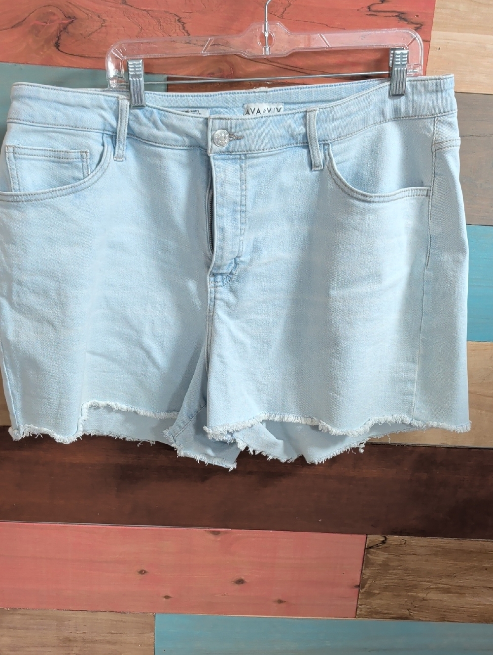 Ava & Viv Light Wash Frayed Hem Denim Shorts